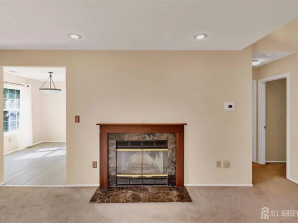 48 Tanglewood Ct, Monmouth Junction, NJ 08852