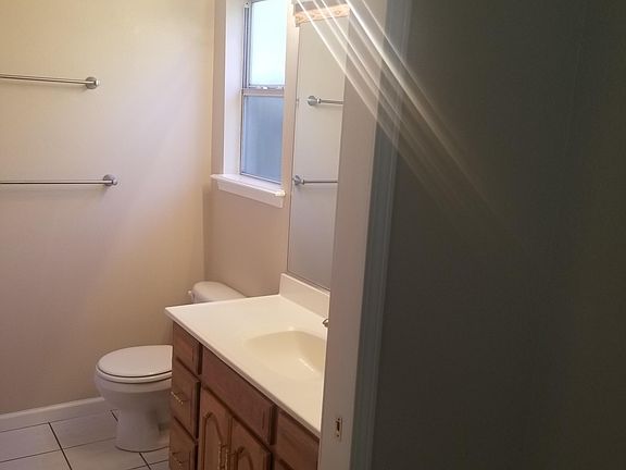 5th image of 301 Tucker St