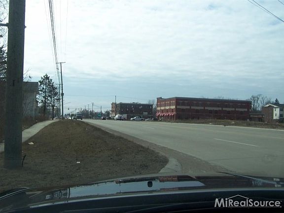 4th image of 50258 Van Dyke Ave