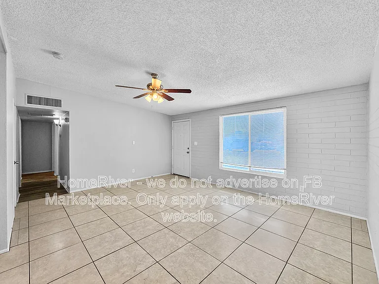 6019 N 32nd Dr — Photo 4