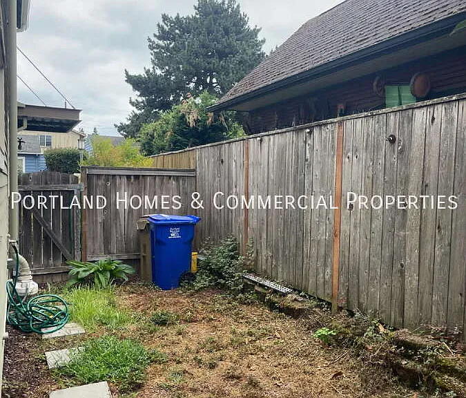 4409 NE Killingsworth St #101 — Photo 12