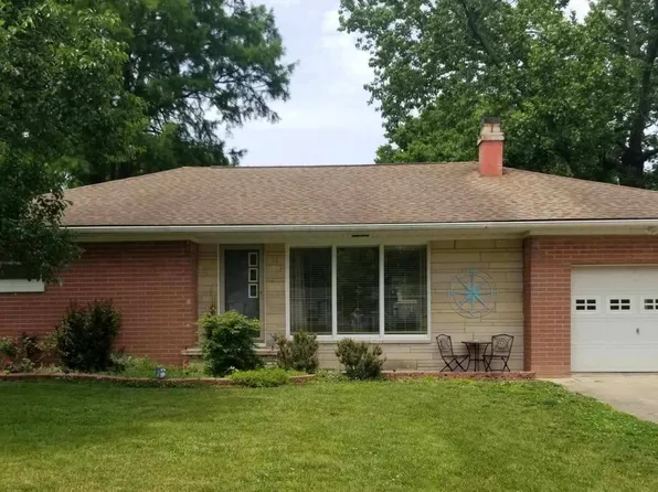 608 W Harrison St, Palestine, IL 62451