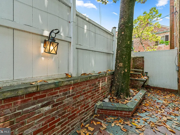 3341 Dent Pl NW — Photo 30