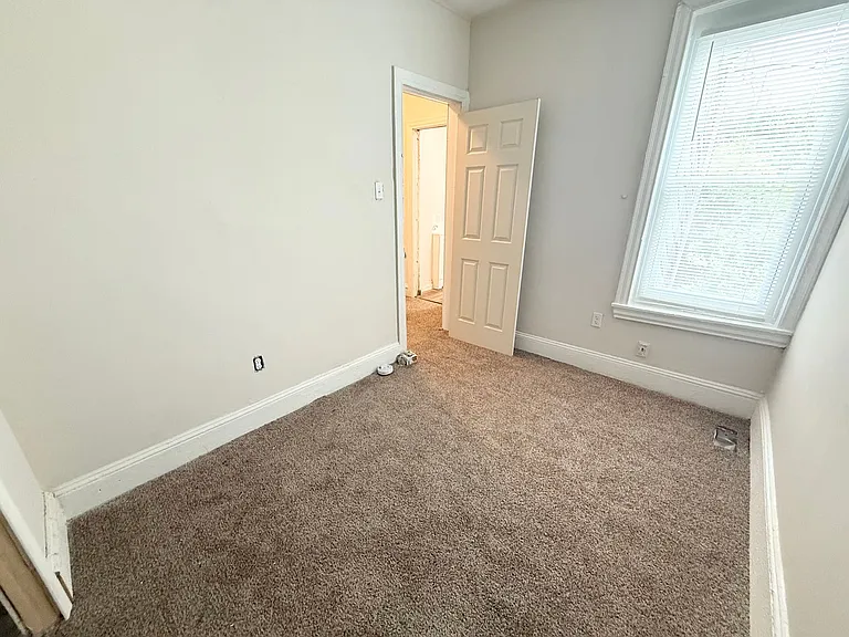 2262 N Gratz St — Photo 11