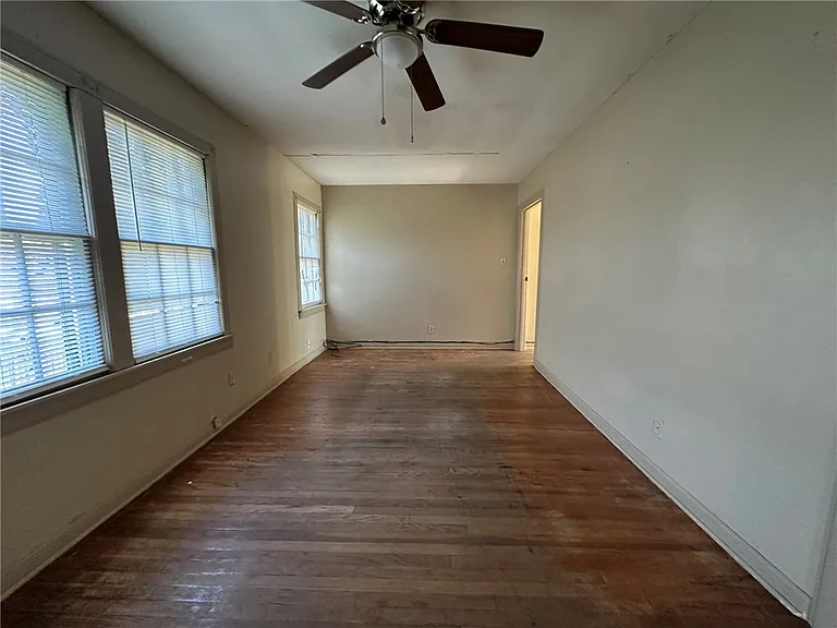 214 1/2 W Heard St #C — Photo 6
