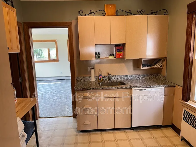12 Wilson Ave — Photo 11