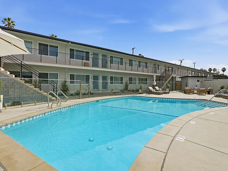 1620 E Maple Ave — Photo 31