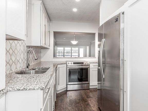 3rd image of 1130 Boxwood Dr APT 102