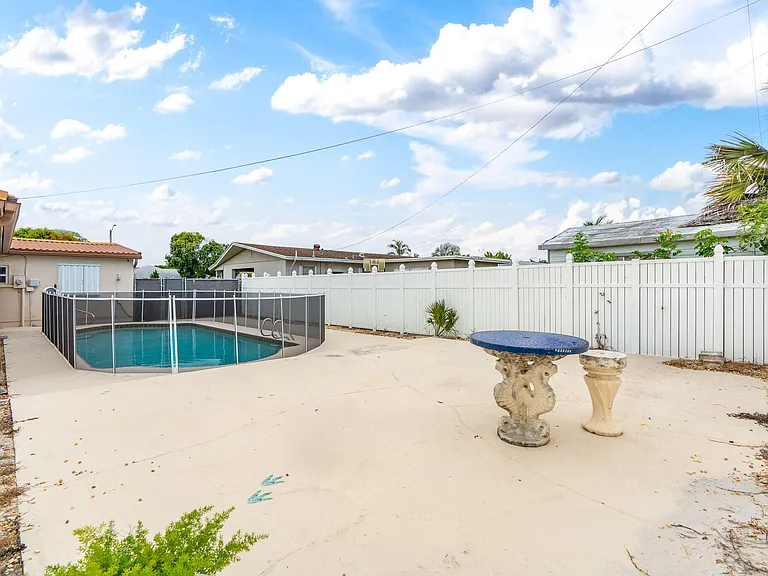 3201 Alice Dr — Photo 44