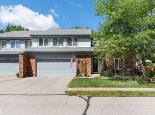 310 Dominion Dr, Zionsville, IN 46077
