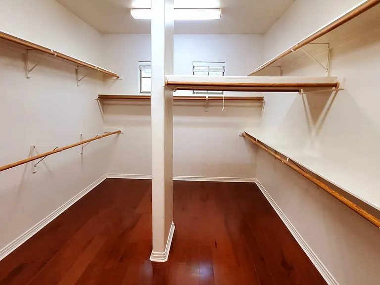 8230 Spicewood Springs Rd — Photo 17