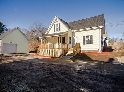 2nd image of 912 Bedford St