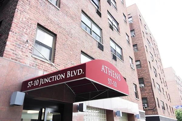 Sold by Winzone Realty Inc | media 13