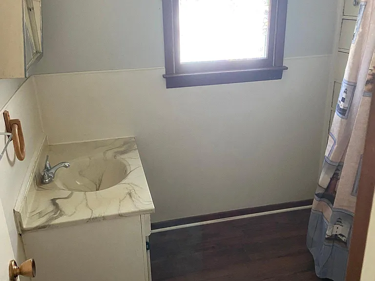 1044 Walnut St — Photo 11