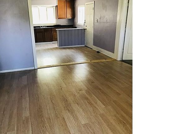 4th image of 1814 W Mayfield Blvd