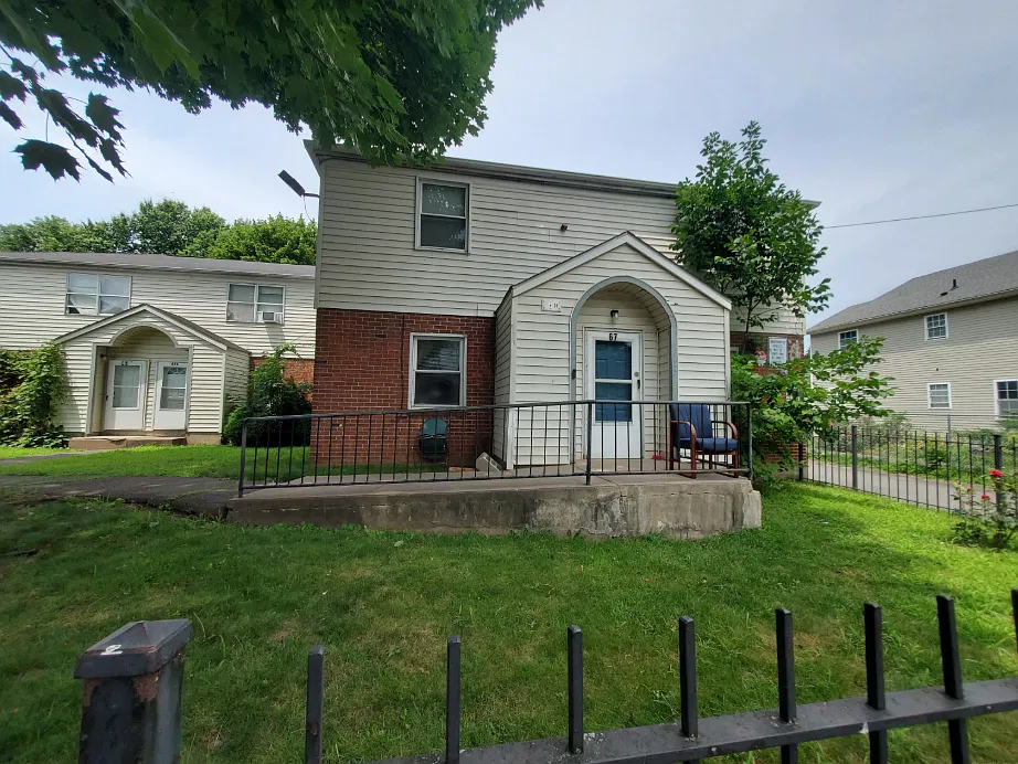 5 bed, 1497 sqft, $2,800 — Photo 1