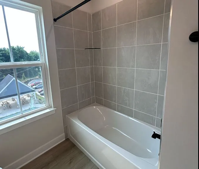 8020 Lake Laurel Ln #B — Photo 4