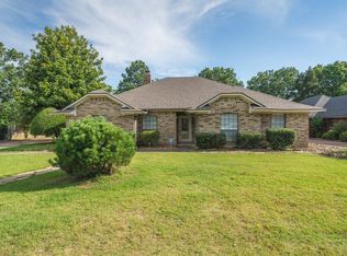 2404 Brigadoon Dr, Fort Smith, AR 72908
