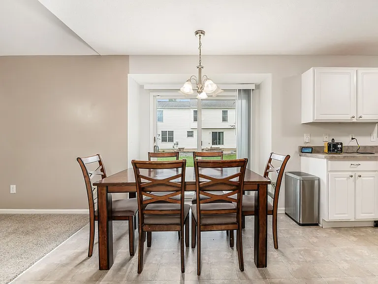 8607 Clover Glade Dr — Photo 18