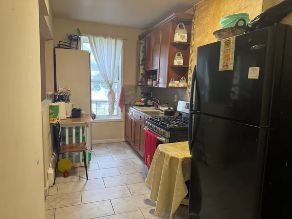 191 Grant Avenue image 12 of 34