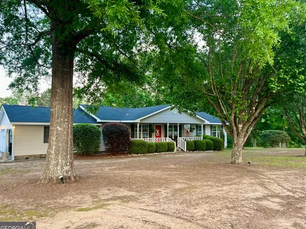 612 Macon Rd, Reynolds, GA 31076