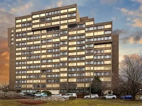 250 Hammond Pond Pkwy APT 1105S, Newton, MA 02467