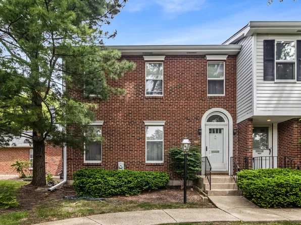 9031 Lincolnwood Dr, Evanston, IL 60203