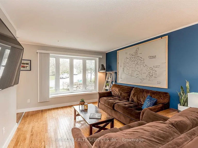 83 Janice Dr — Photo 5