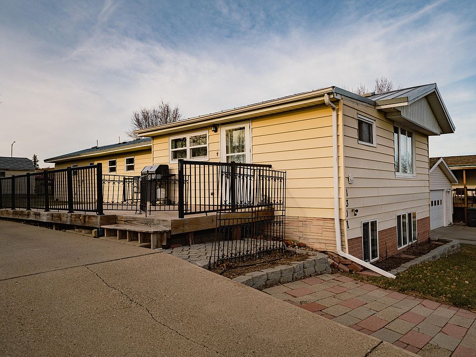 1301 9th Ave SE, Mandan, ND 58554 Zillow