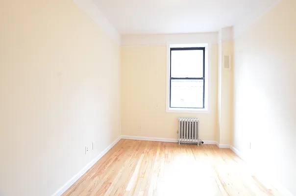 Rented by Manhattan Realty Group | media 11