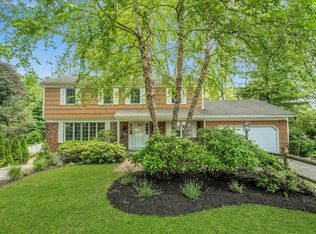 2 Berkley Cir, Eastchester, NY 10709