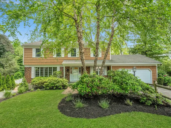 2 Berkley Circle, Eastchester, NY 10709