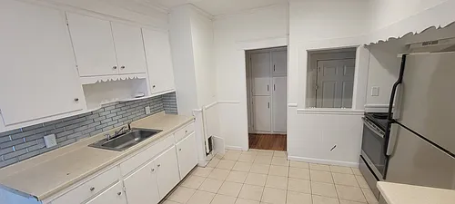 28 Brook St Photo 1