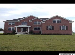 17 Manchester Ct, Columbus, NJ 08022