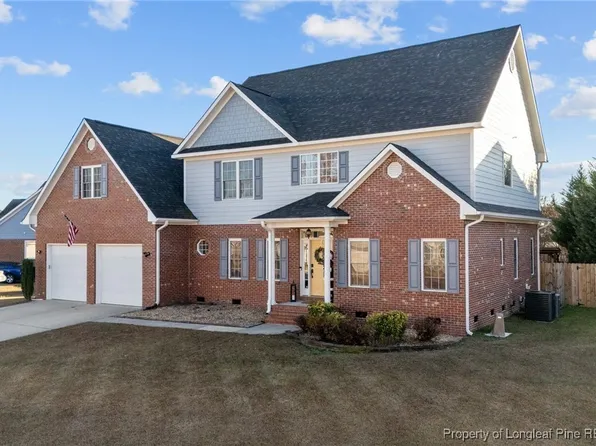 5715 Gentleman Dr, Hope Mills, NC 28348