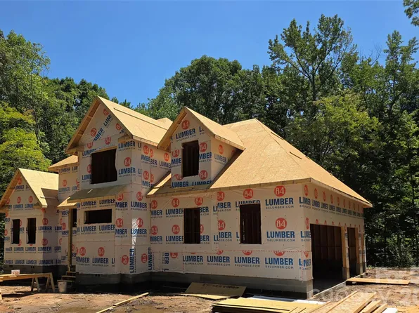 1075 Holland Oaks Dr, China Grove, NC 28023