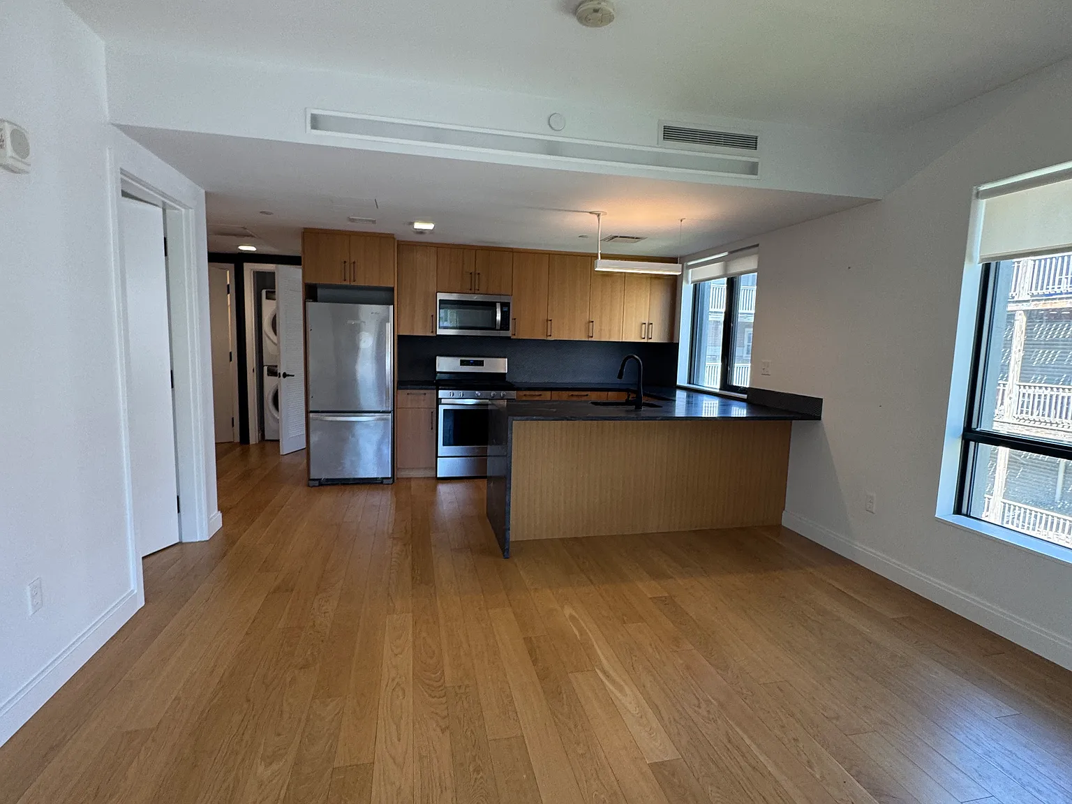 3 bed, $4,145 — Photo 3