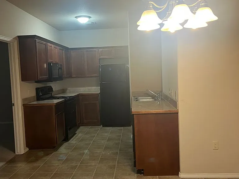 106-223 Lakeview Ct — Photo 3