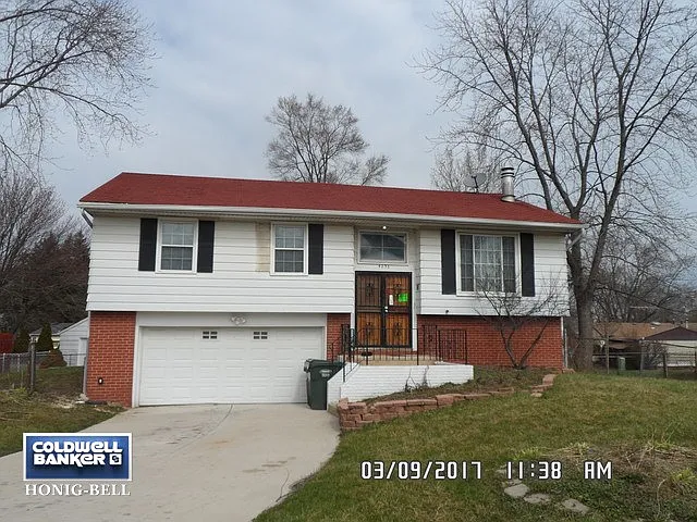 20330 Hellenic Dr photo 1