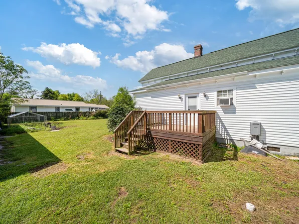 131 Pine St NW, Salley, SC 29137