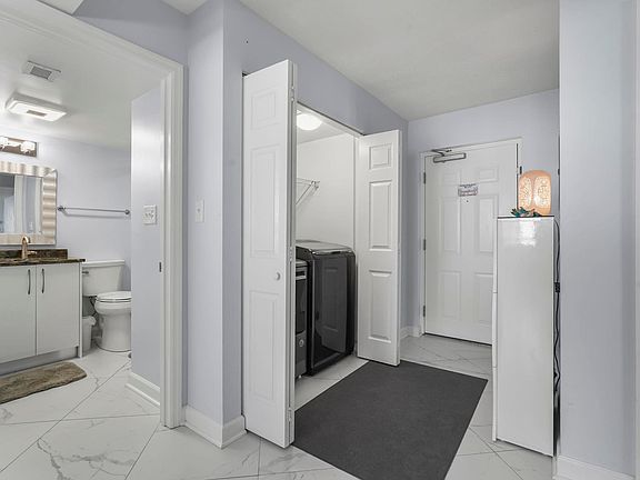 5th image of 2001 Ocean Blvd. S #807