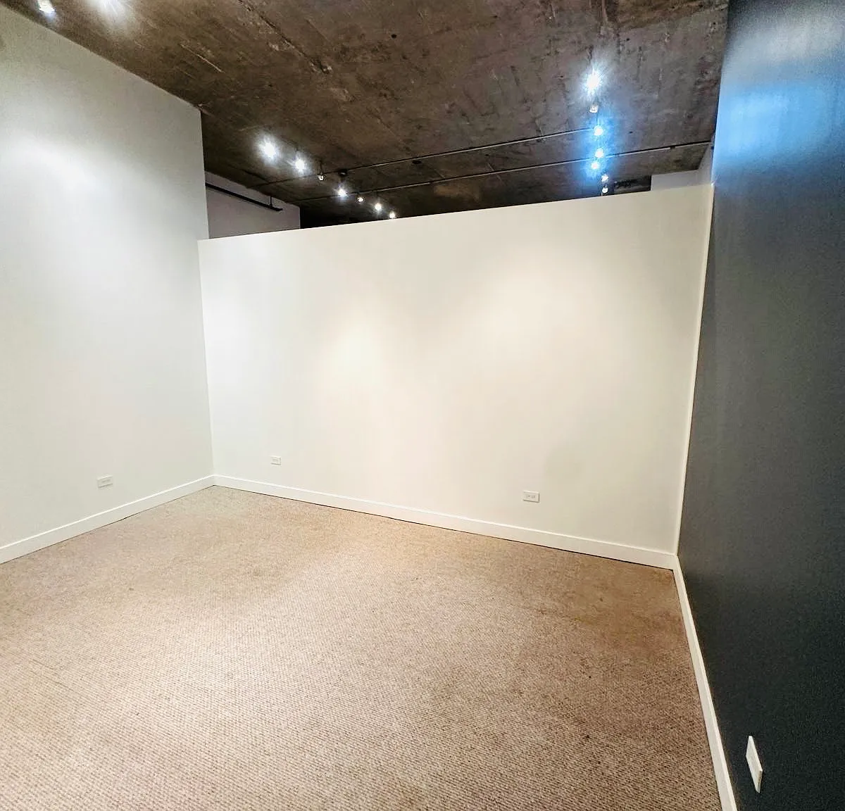1 bed, 730 sqft, $1,999 — Photo 3