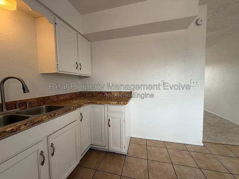 9248 W Mescal St — Photo 7