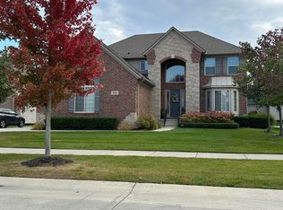 8838 Softail Ln, Shelby Township, MI 48316