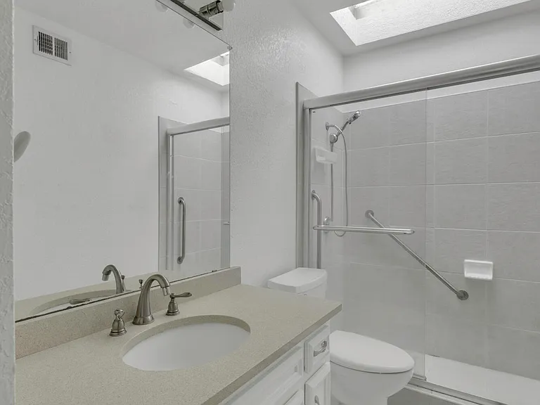620 Lakeway Dr — Photo 41