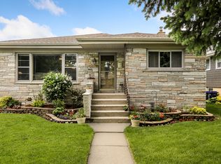 942 Community Dr, La Grange Park, IL 60526