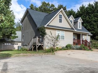 255 Tommy Irvin Rd, Mount Airy, GA 30563