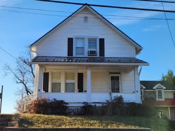 26 W Main St, Fawn Grove, PA 17321