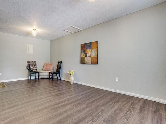 5th image of 3816 Basswood Dr