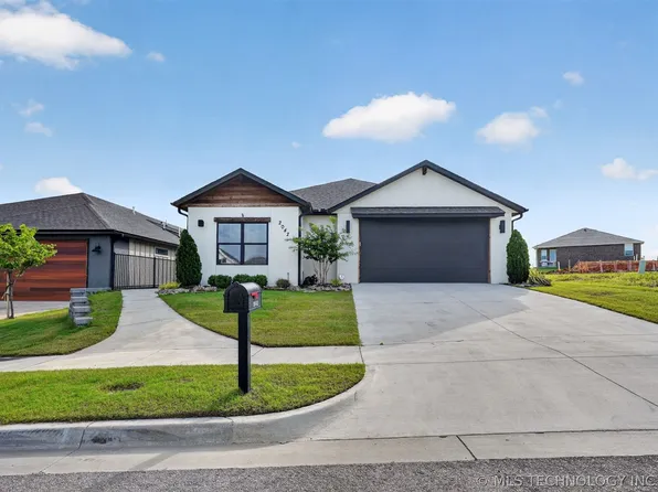 2042 E 130th St S, Jenks, OK 74037